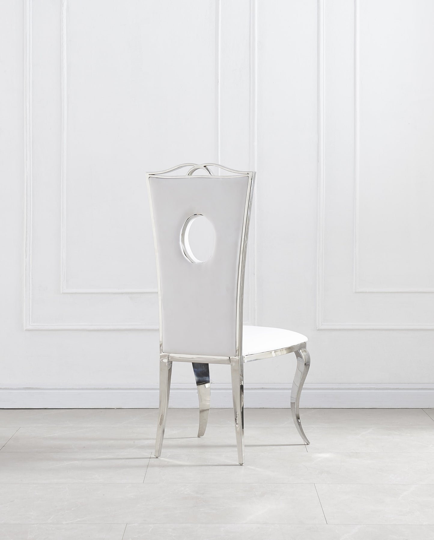 Chaise Royal en Similicuir Blanc avec Pieds Chromés – Élégance et Modernité