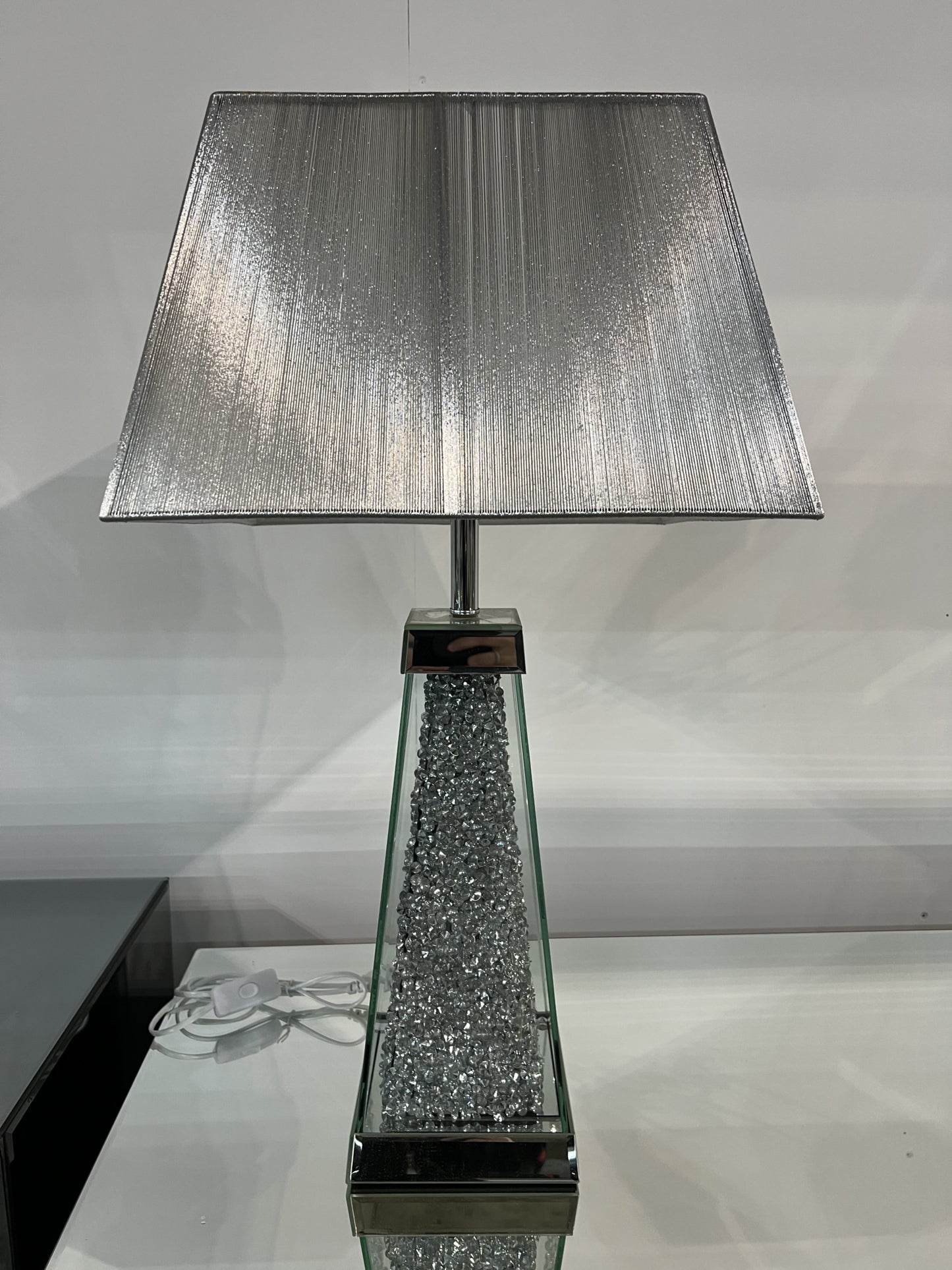 Lampe Strass 16x16x52 cm – Éclairage chic et raffiné