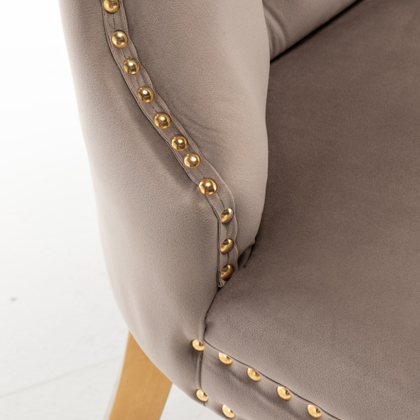 Chaise Poignée Rectangle en Velours Moka avec Pieds Dorés – Élégance et Confort