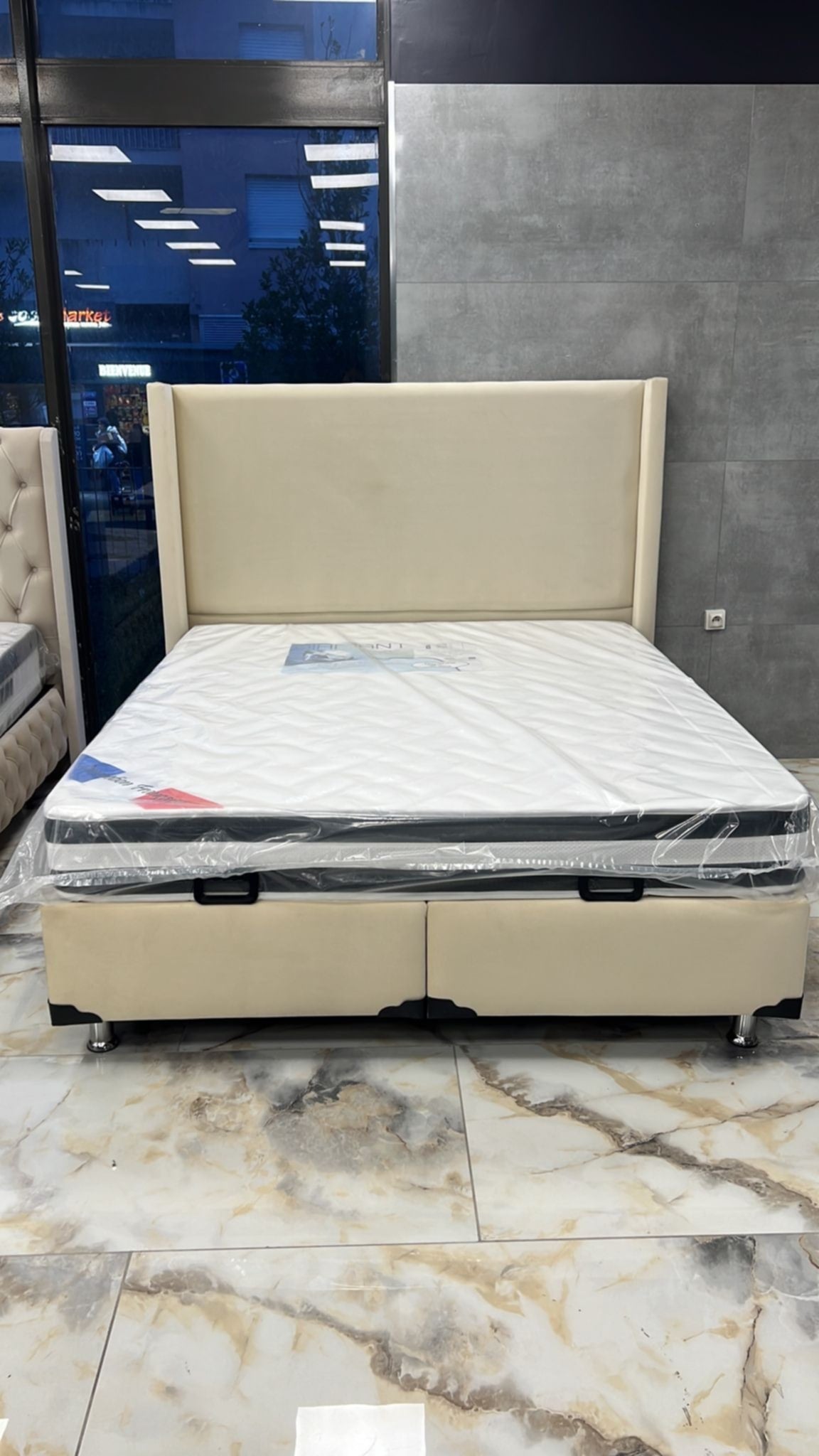 Lit Coffre Coco Box – Velours Beige 140x190 cm
