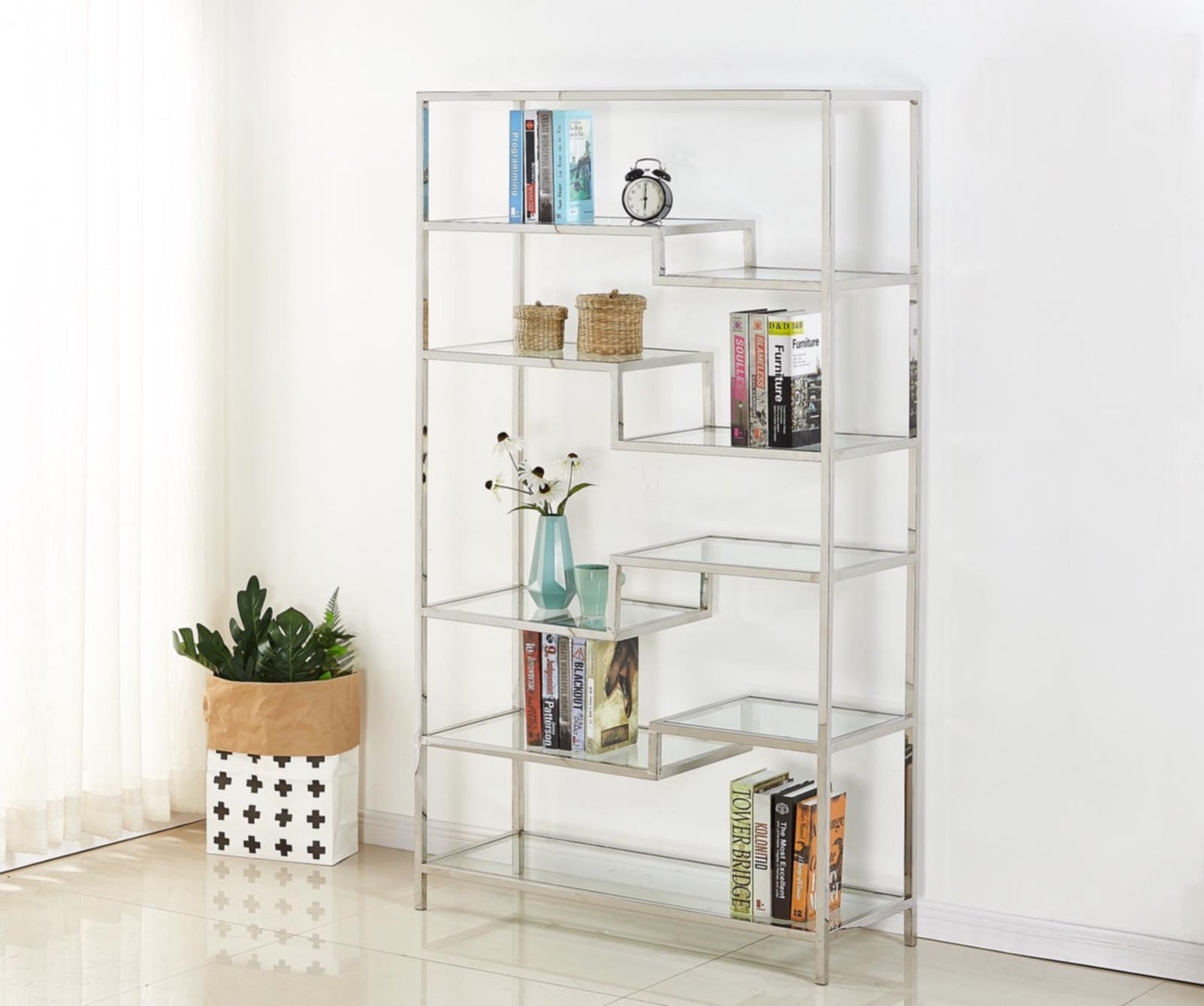 Bibliothèque Chrome – Design Moderne et Élégant