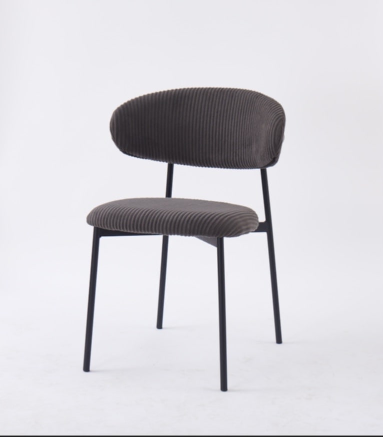 Chaise Lulu avec Pieds Métal Noir – Élégance et Confort