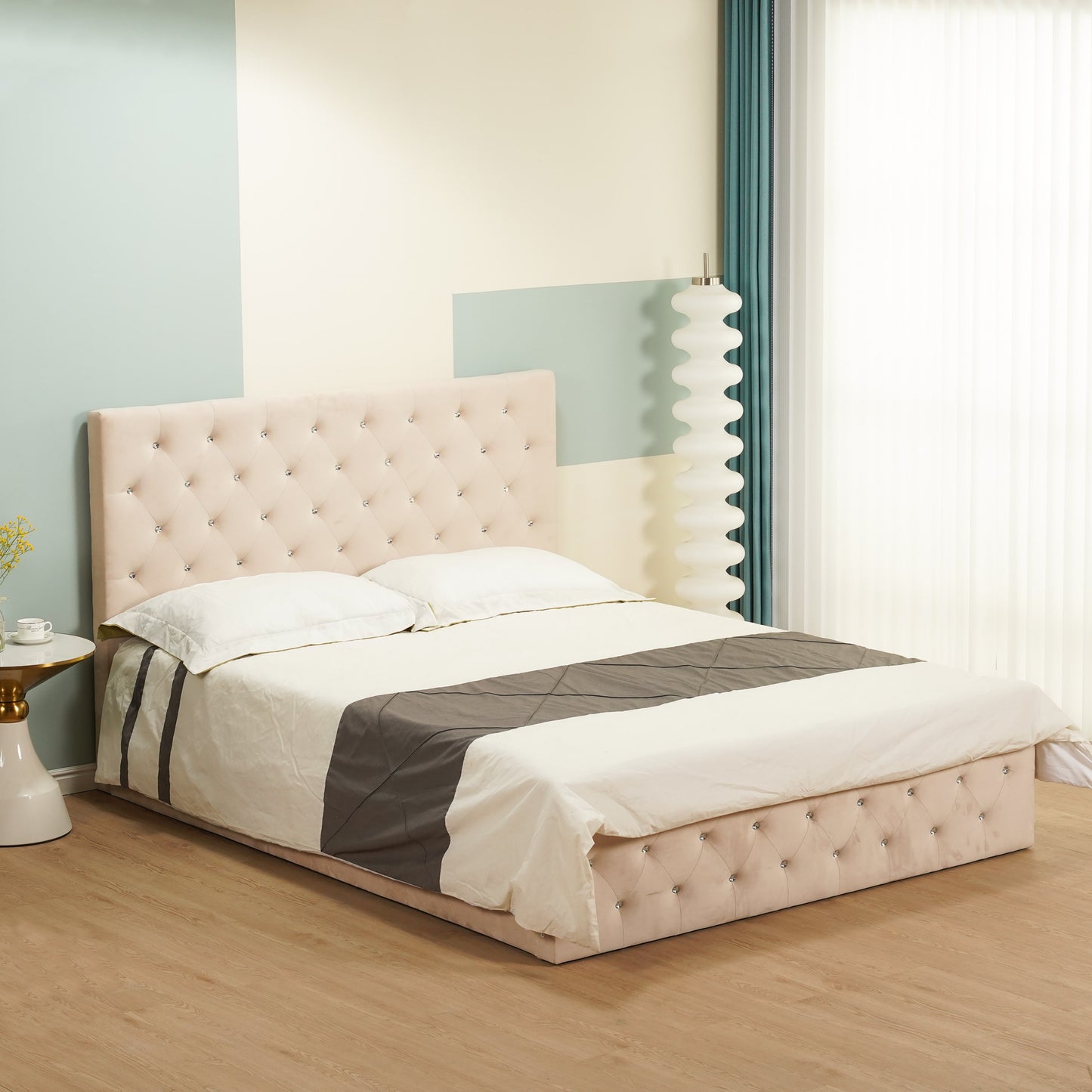Lit coffre Victoria capitonné avec strass en velours beige 140x190 cm – Chic et rangement malin