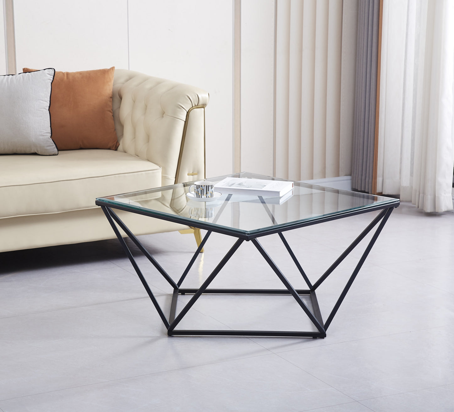 Table Basse Alina – Pieds Métal Noir & Plateau Transparent 80x80x45 cm
