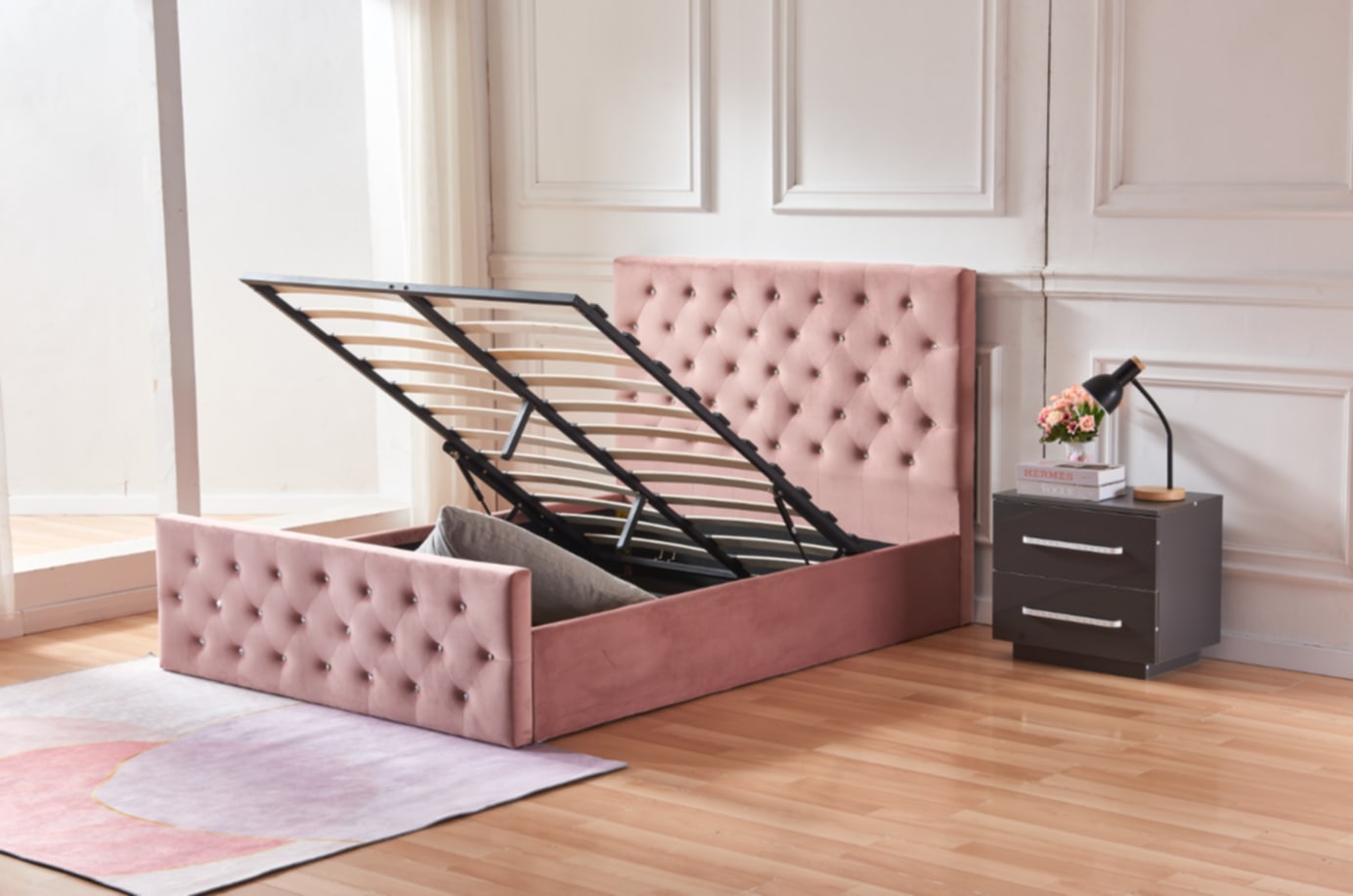 Lit Coffre Victoria Capitonné avec Diamants – Velours Rose – Rangement Intégré