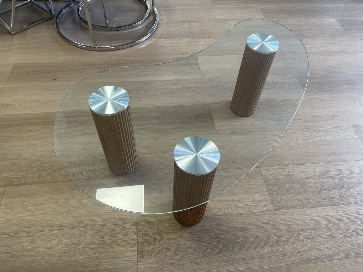 Table Basse Pylone – Pied Chêne & Plateau Transparent 120x70x45 cm