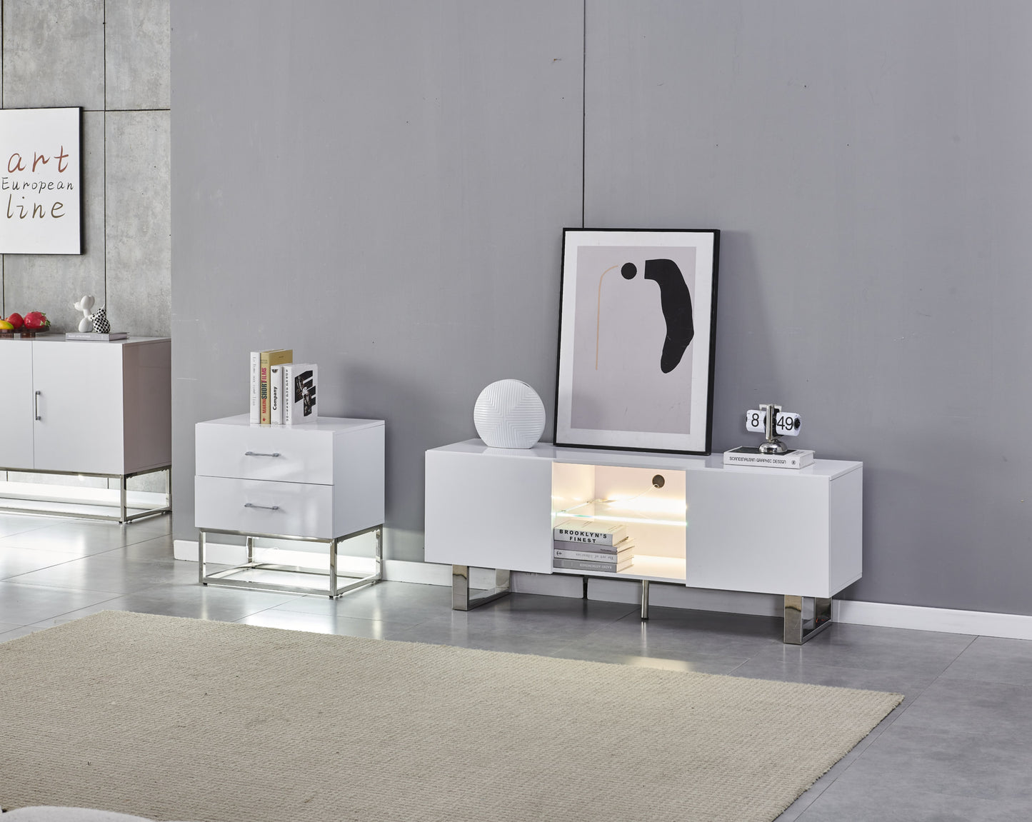 Meuble TV Alya – Bois Laqué avec Pieds Chrome
