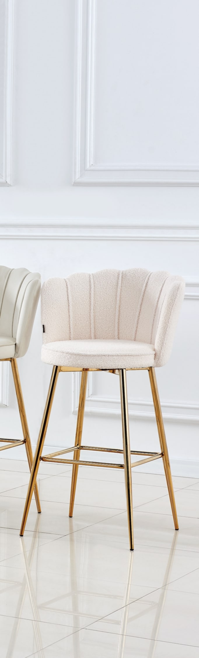 Tabouret de Bar Nymphea en Tissu Doudou avec Pieds Dorés – Hauteur 65 cm