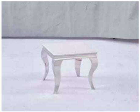 Guéridon Baroque Chrome – Plateau Blanc 50x50 cm