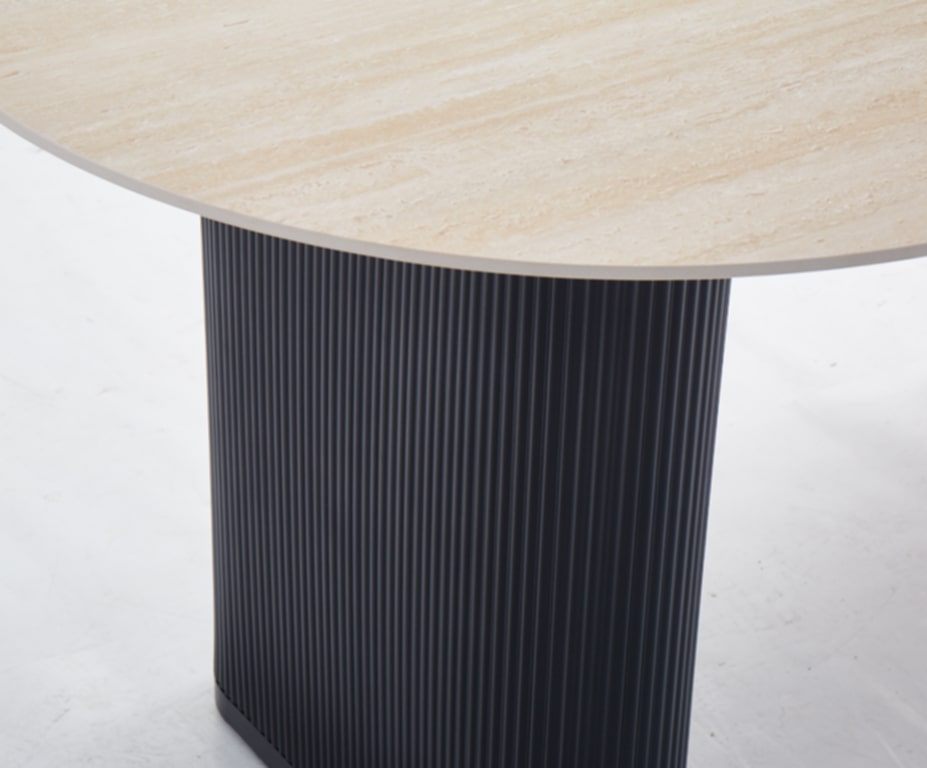 Table à manger Selena – Pieds métal noir et plateau céramique travertin mat 180x90 cm