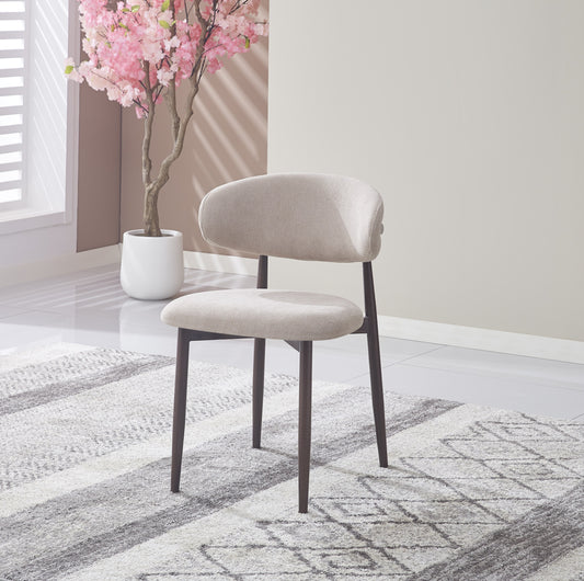 Chaise Lucile en Tissu Moka avec Pieds Effet Noyer – Élégance et Confort