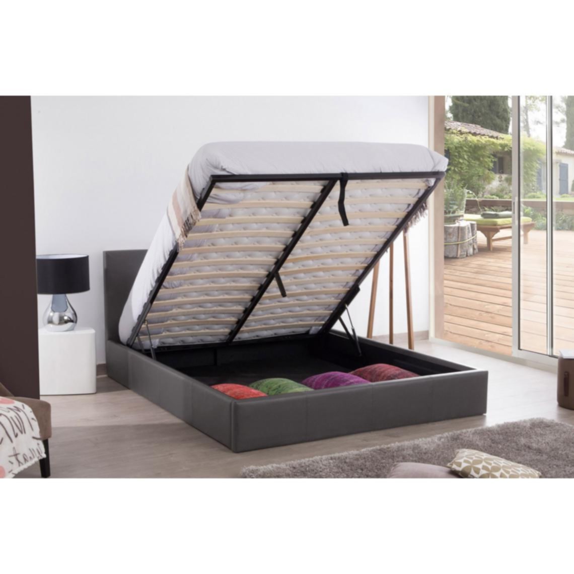 Lit Coffre « Bastien » en Similicuir Gris – 140x190 cm