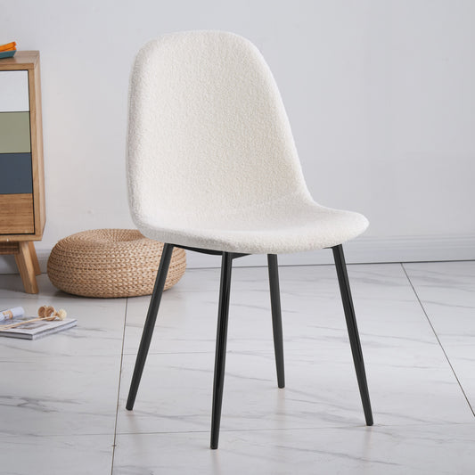 Chaise Scandinave Molletonnée en Tissu Doudou avec Pieds Noirs – Confort et Style