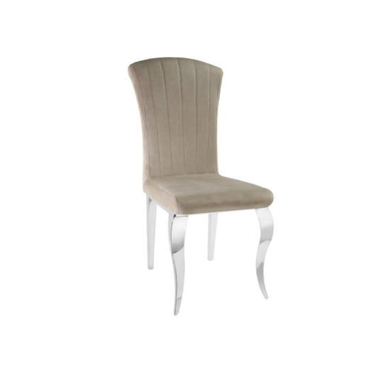 Chaise Louis en Velours Moka avec Pieds Chromés – Élégance et Confort