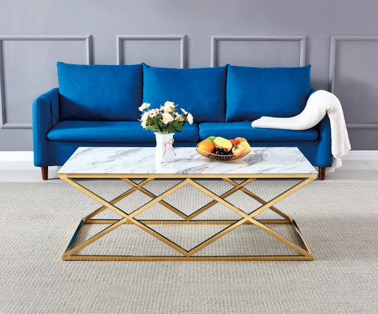 Table Basse Triangle – Métal Gold & Plateau Marbre Blanc 120x60 cm