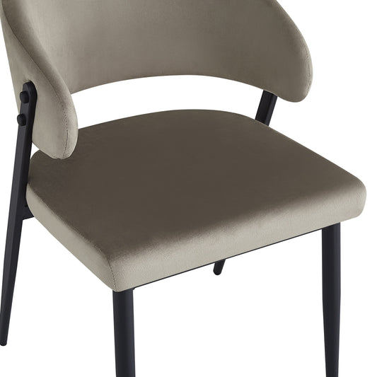 Chaise Lamia avec Pieds en Métal Noir – Élégance et Confort