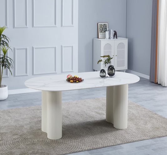 Table Venezia – Pieds beige et plateau céramique effet marbre blanc