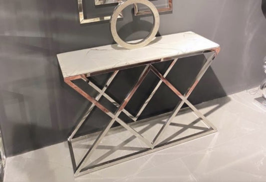 Console Triangle en Chrome avec Plateau Marbre Blanc – 120x40 cm