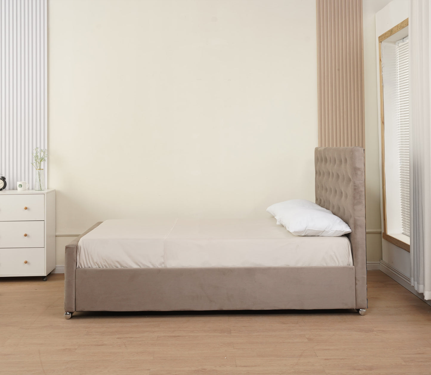 Lit Prestige capitonné en velours Moka 160x200 cm – Luxe et confort absolu